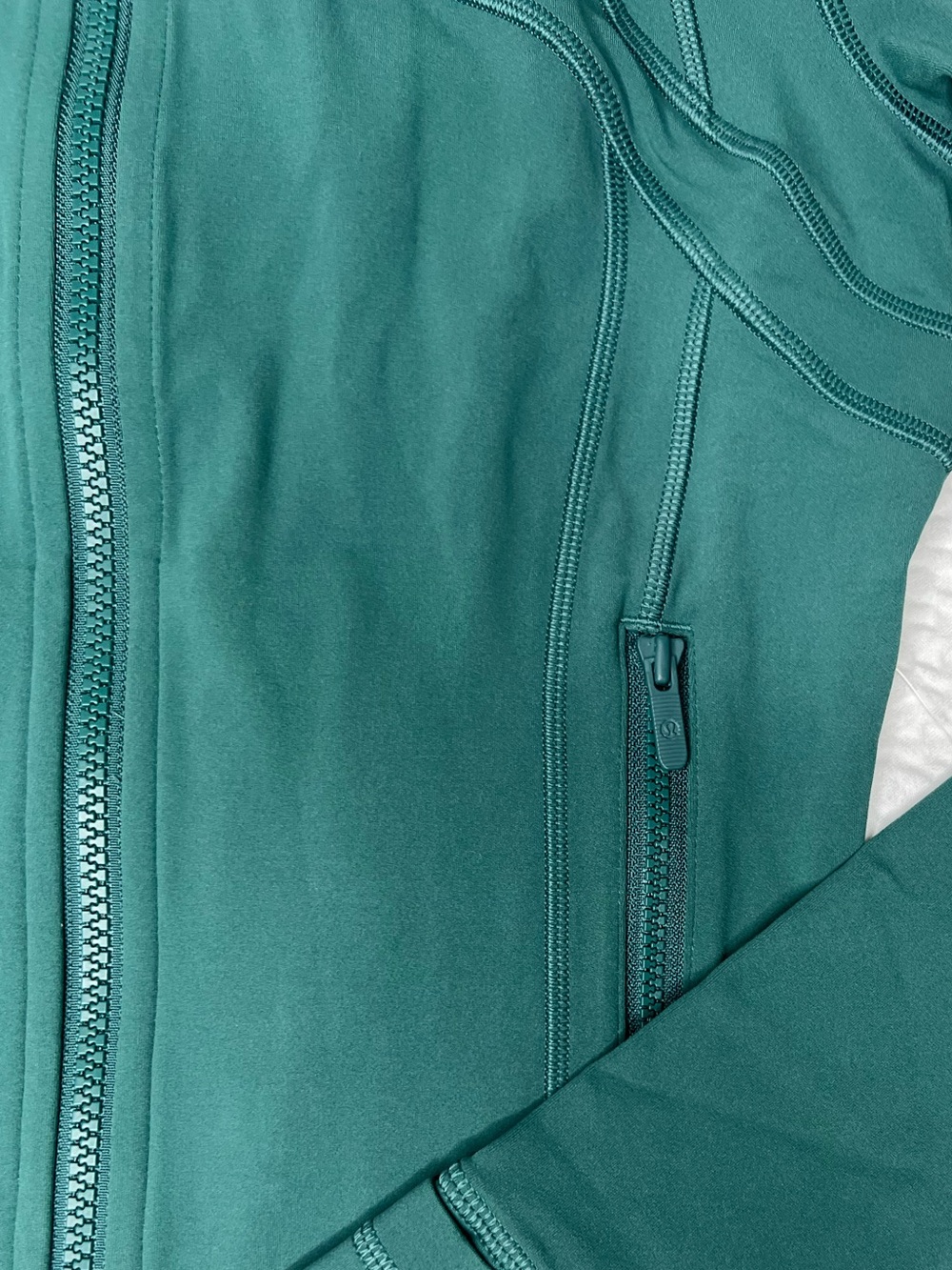 Lululemon Cropped Define Jacket NWT 6 - Picture 4 of 5